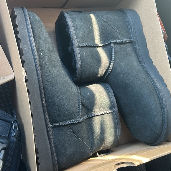Brand new black uggs for sale never worn - Picture 2 of 4